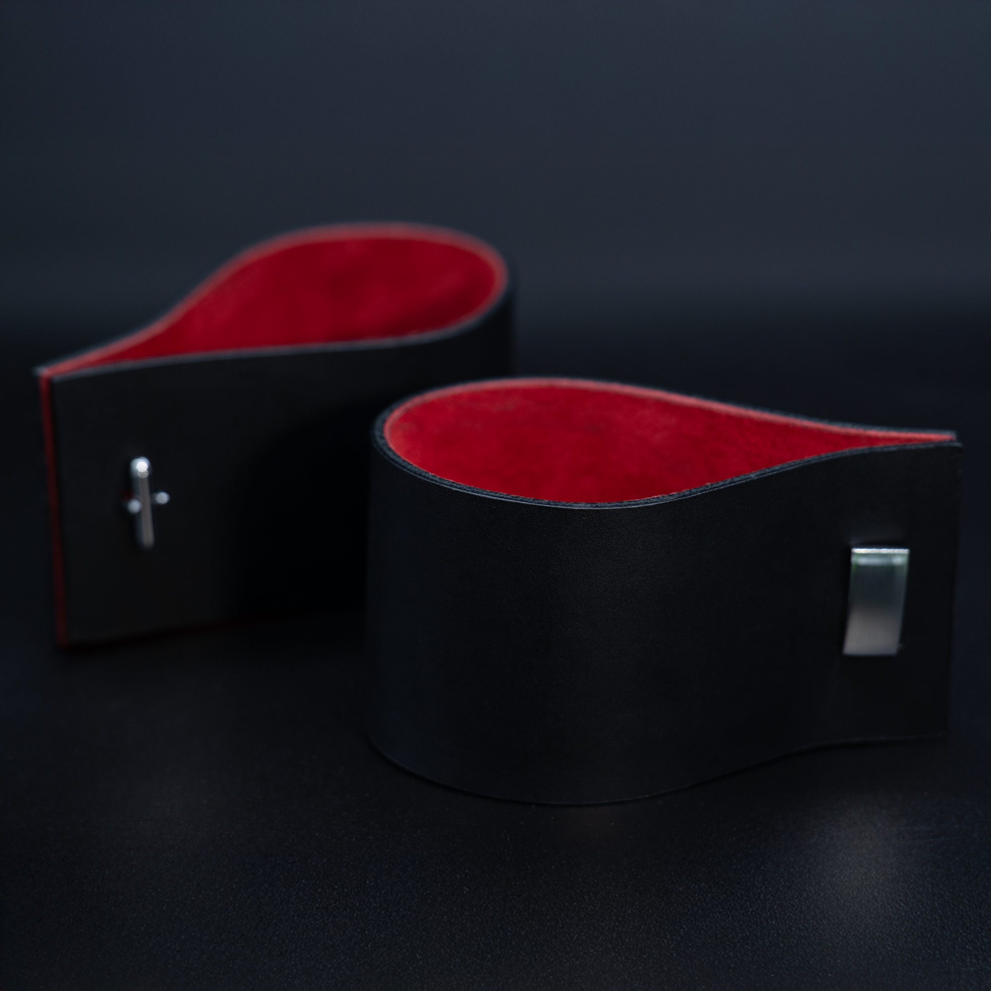 LN03 | Manschetten mit blanken Knöpfen